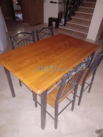 Table avec 4 chaises - 2