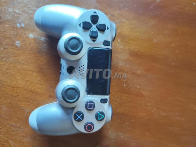 Manette PS4 copie (lire description) - 2