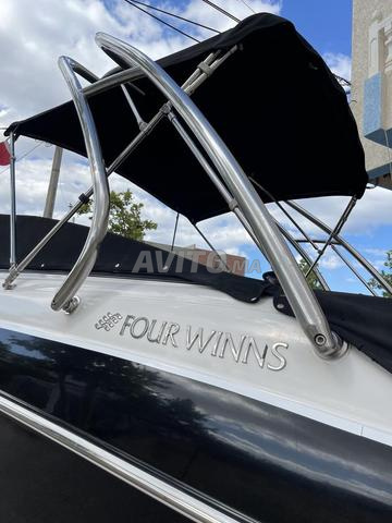 Bateau Four Winns H260