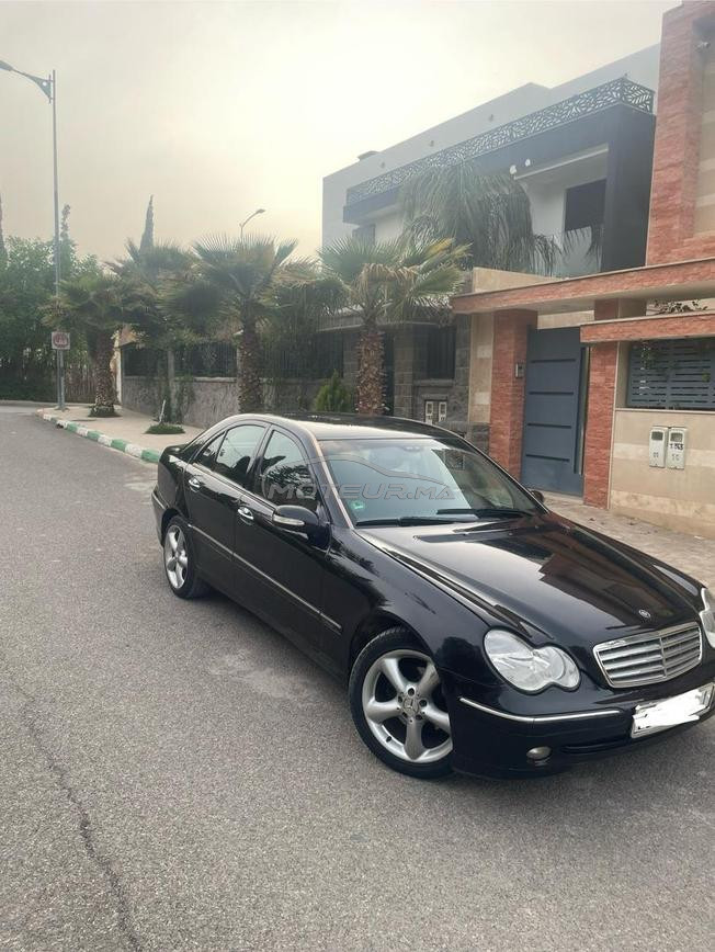 mercedes 220  modéle 2006 diwana 2010
