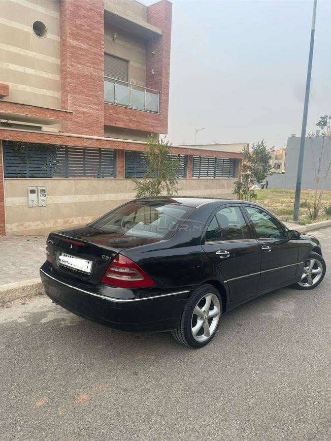 mercedes 220  modéle 2006 diwana 2010