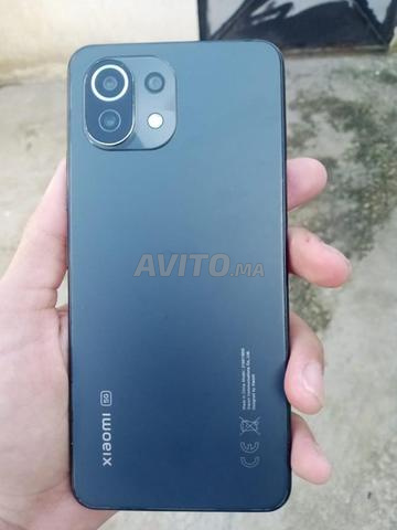Téléphone encore propre avec une fissure sur l'incassable. - 2