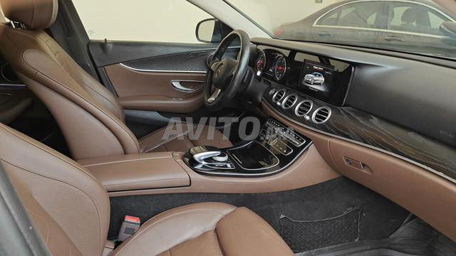 Mercedes E 220 - 2