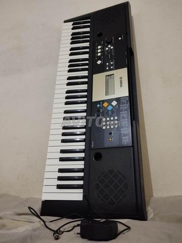 بيانو Yamaha YPT-220 Keyboard