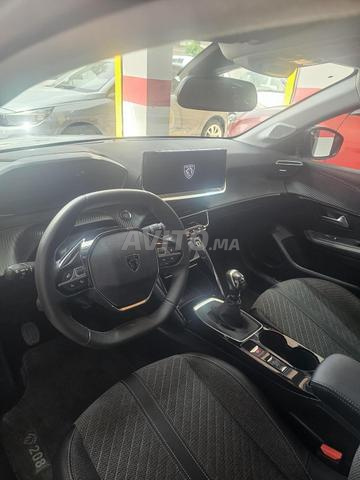 Voiture Peugeot 208 - 2