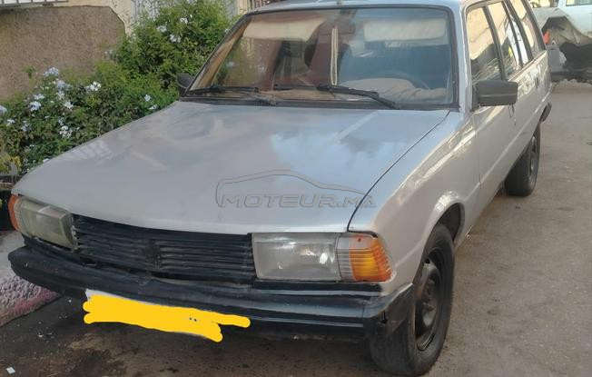 Peugeot 305 en bon état 