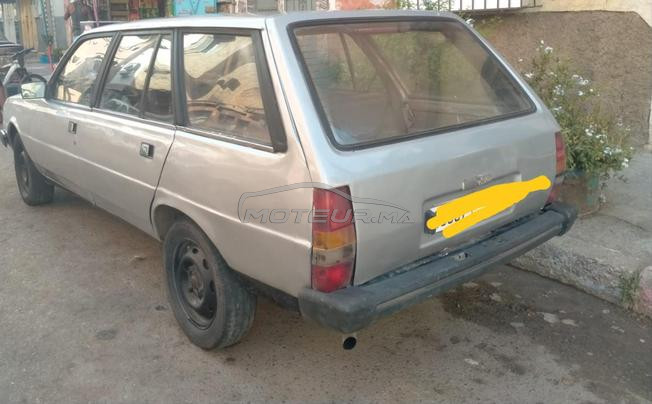 Peugeot 305 en bon état 