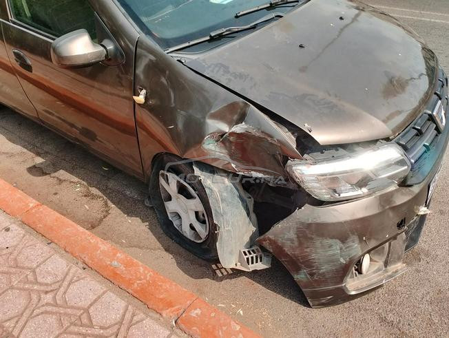 Dacia logan accidentée a vendre