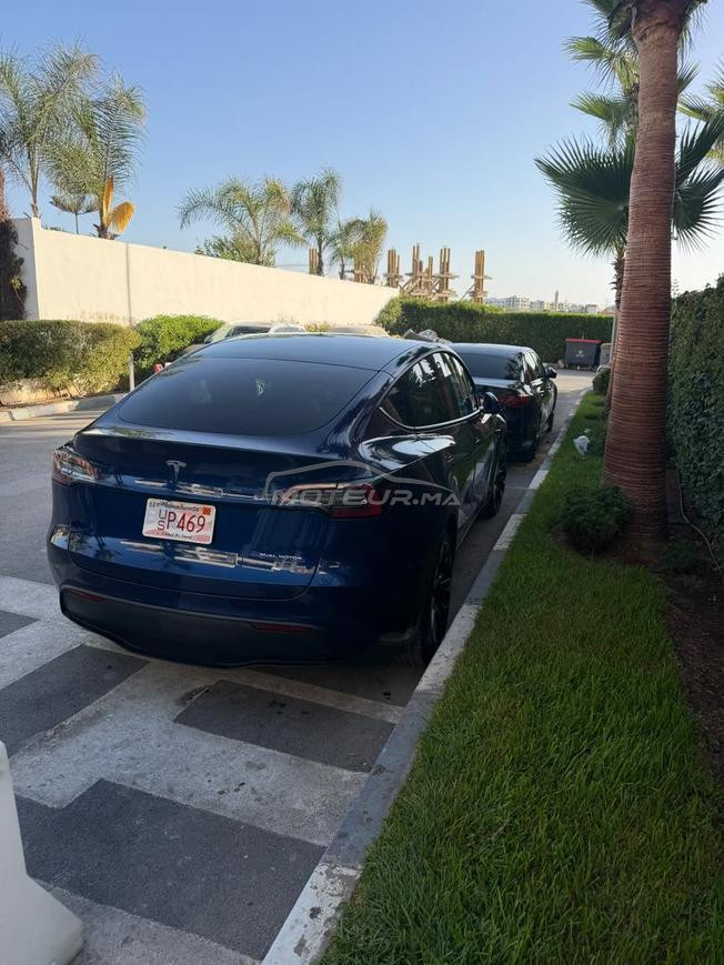 TESLA  PRESQUE NEUF 
