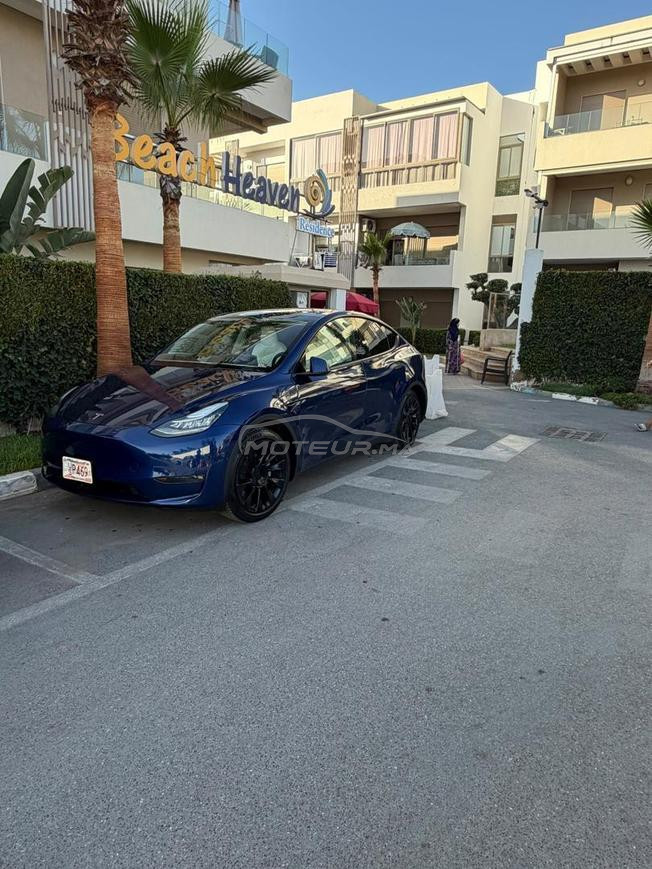 TESLA  PRESQUE NEUF 
