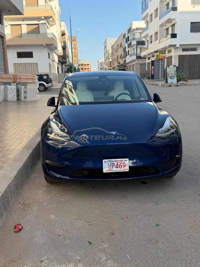 TESLA  PRESQUE NEUF 