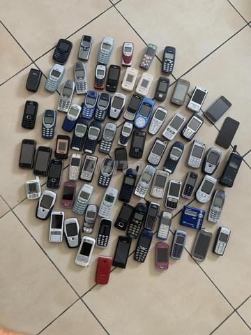 هاتف عتيق