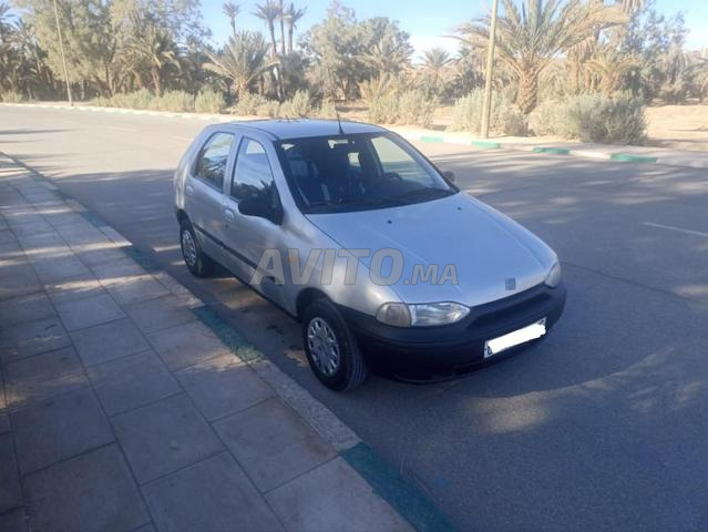 Voiture Fiat Palio modèle 1999