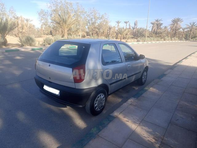 Voiture Fiat Palio modèle 1999 - 2