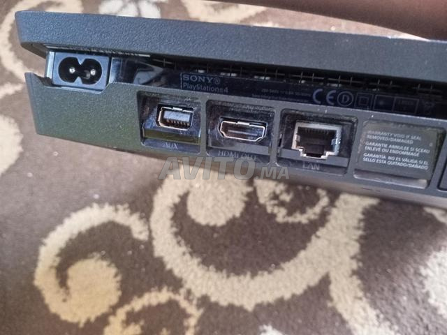 Playstation 4 Slim - 2