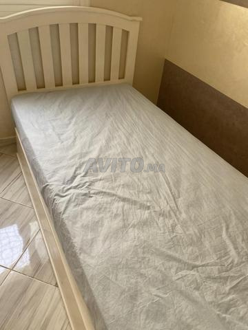 Moustiquaire individuelle en bois blanc comme neuve