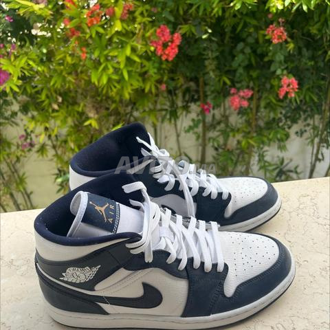 Air Jordan bleu marine neuf taille 44.5