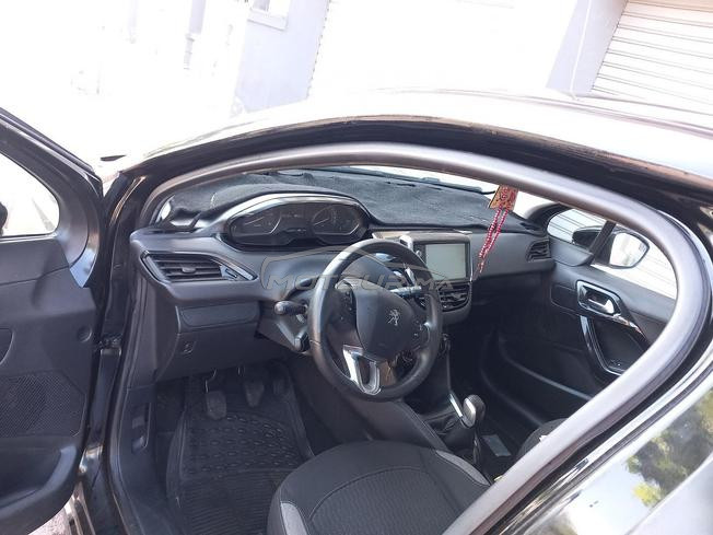 Peugeot  208