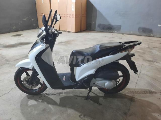 مرحبا، أنا باب السفر فاس