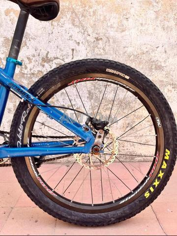 Commencal Absolut Dirt Jump - Fox - Race Face - 2