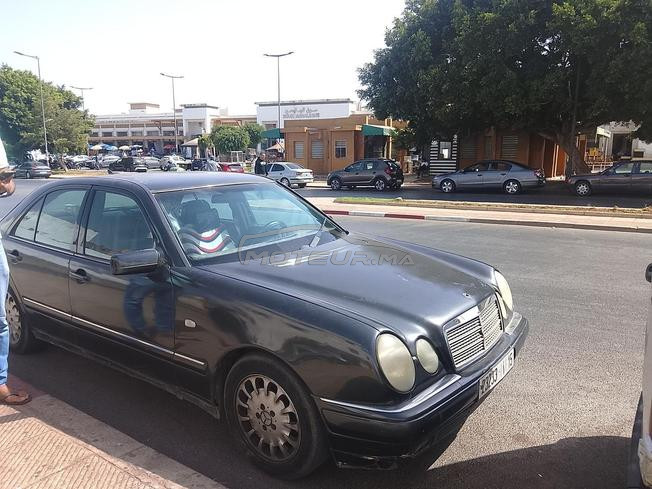 mercedes en très bon état 1500 dariba