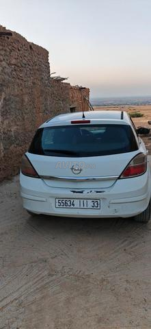 Opel Astra essence manuelle 2010 à Marrakech