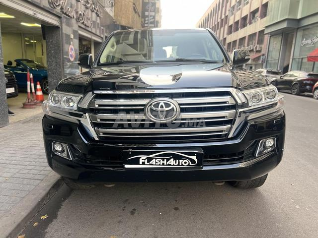 تويوتا لاند كروزر VX V8 - 2