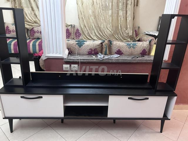 Table TV et tapis - 2