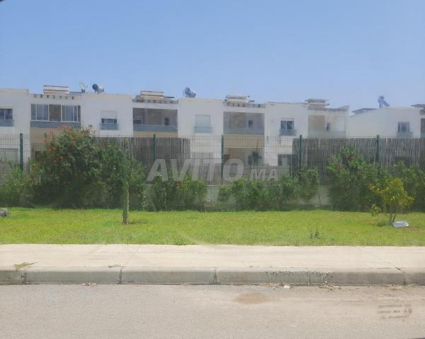 شقة للبيع بمساحة 240 متر مربع في سخيرات