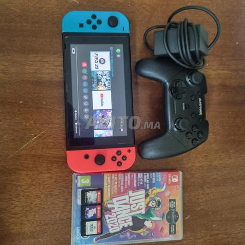 Une Nintendo Switch à vendre en bon état