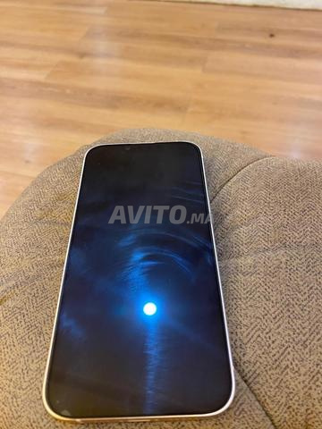 iPhone 14 en très bon état - 2