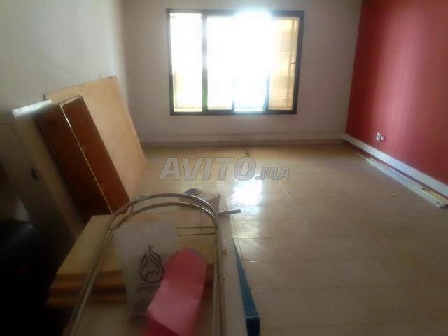 BUREAU À VENDRE