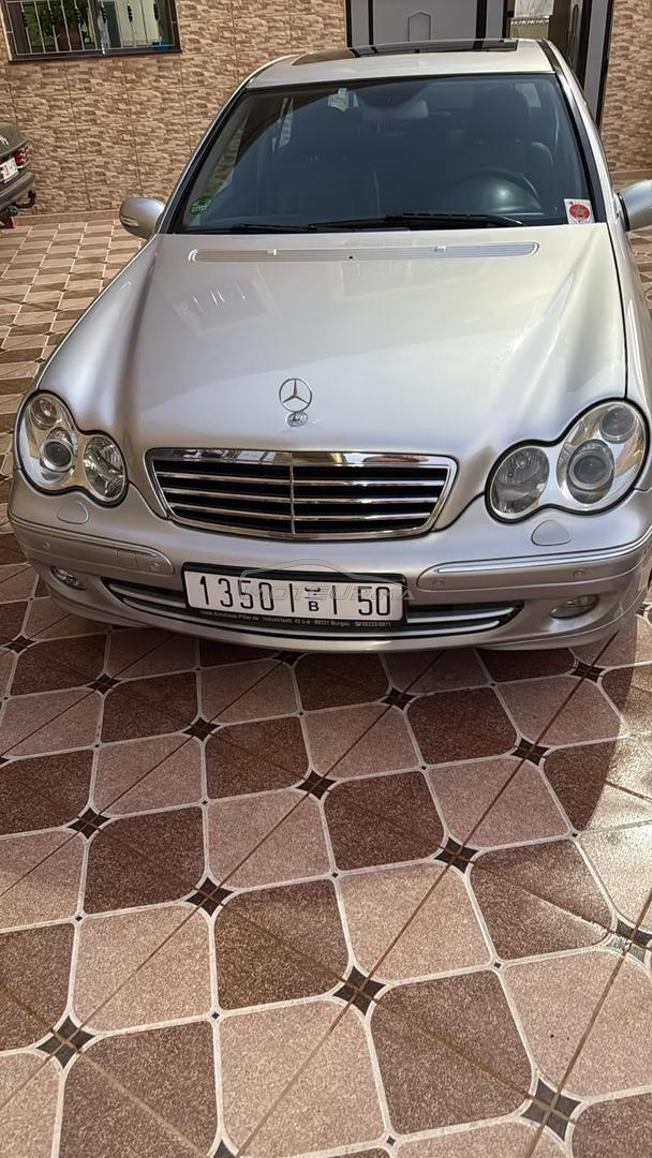 mercides 220c model 2005 nador