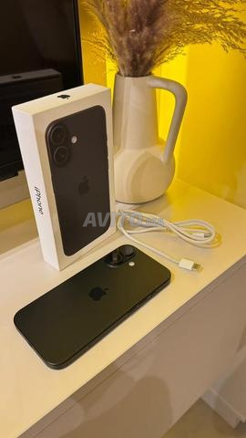 iPhone 16 excellent état
