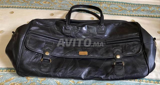 حقيبة جلدية سوداء مرنة للغاية من ماركة BEAUGENCY - 2