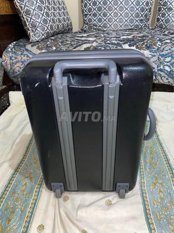 Valise rigide de marque de très bonne qualité