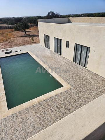 Très Belle Villa avec 4 CH. 4 SDB. piscine