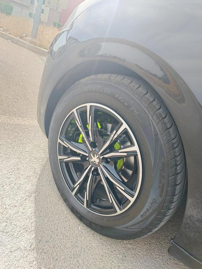 Peugeot 208 Diesel Manuelle 2015 à Fès