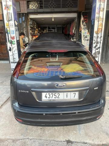 Ford Focus Ghia - 2