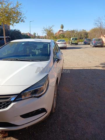 Opel Astra Diesel Manuelle 2016 à Marrakech - 2
