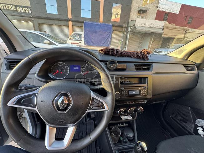 bonjour, je mets en vente ma voiture renault .