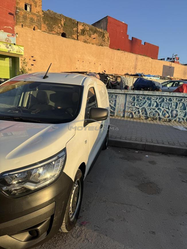 bonjour, je mets en vente ma voiture renault .