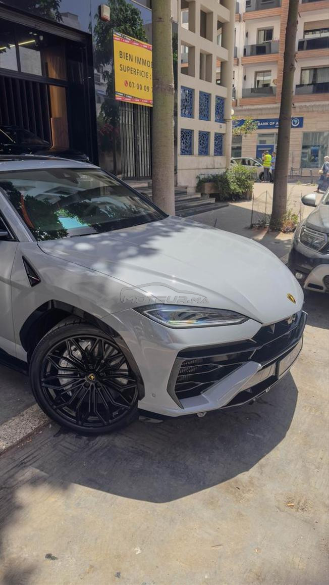 LAMBORGHINI URUS SE 