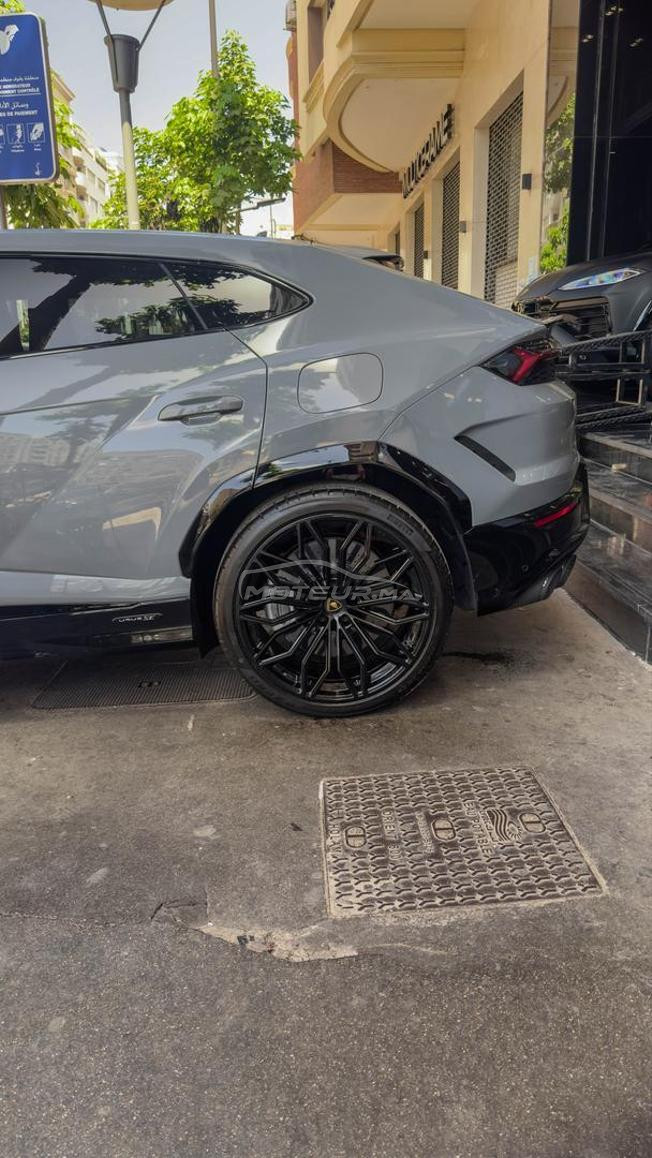 LAMBORGHINI URUS SE 