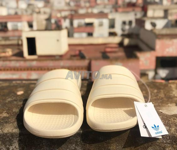 صندالة Adidas Serve Slide 2.0 (مقاس 40) جديدة - 2