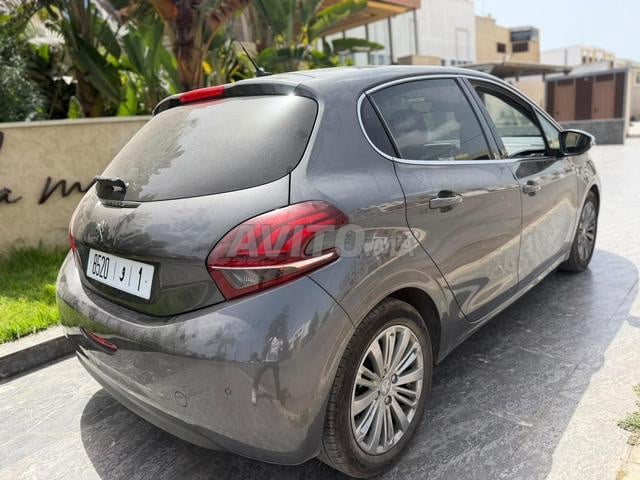 Peugeot 208 premium