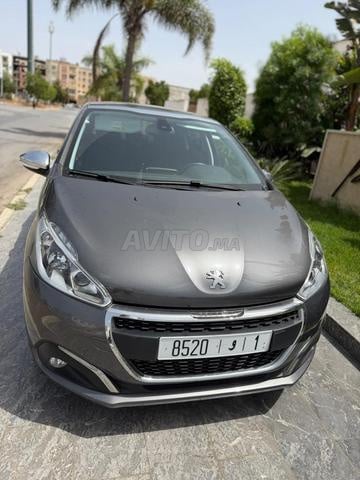 Peugeot 208 premium
