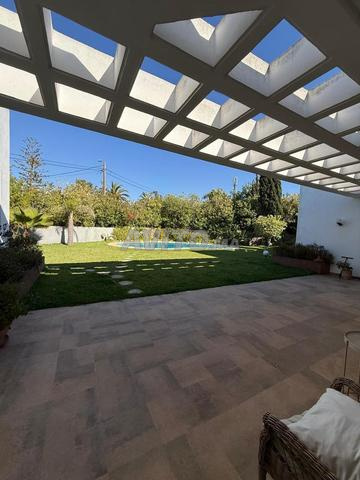 Villa de 2000m² en location à Souissi RABAT - 2