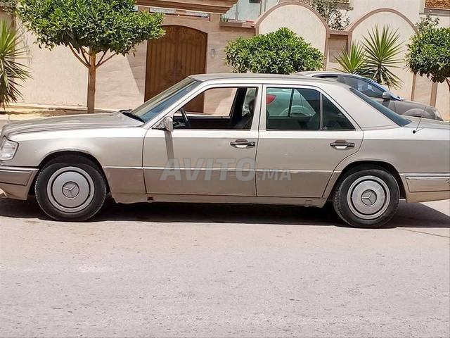 Mercedes-Benz 250 Diesel Manuelle 1993 à Ait Ourir