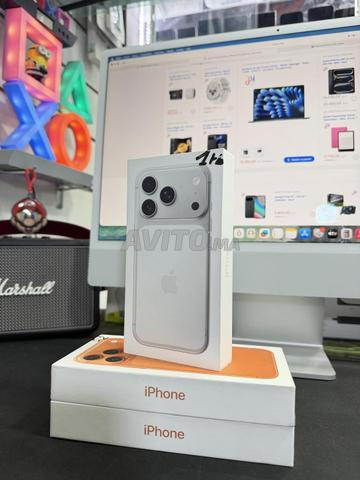iPhone 17 Pro 1TB Silver / 17 Pro Max 512GB Orange
